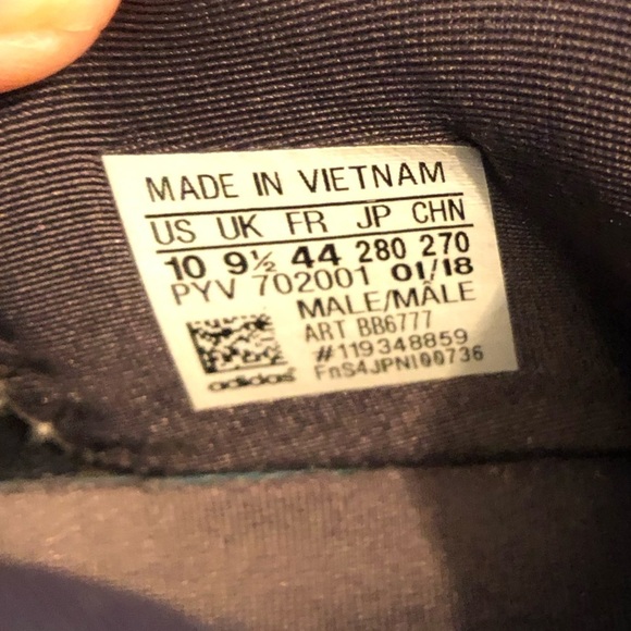 Men’s Adidas Equipment black with red stripes size 10 Running shoes - Picture 10 of 15